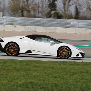 Conducir un Ferrari 488, Lamborghini Huracán EVO o Porsche 992 GT3 en Carretera (5 localizaciones)