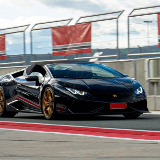 Conducir un Ferrari 488, Lamborghini Huracán EVO o Porsche 992 GT3 en Carretera (5 localizaciones)
