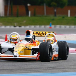 Conducir un Fórmula Renault y Copilotaje en Fórmula 1 Triplaza (Magny-Cours, Francia)