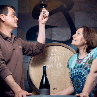 Visita a Cooperativa Agrícola de Garriguella con Cata de 4 Vinos y Tapas para dos (Garriguella, Girona)