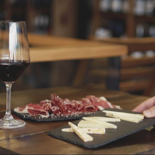 Degustación de 3 Copas de Vinos con 3 Tapas (Madrid)