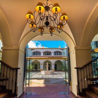 Escapada Romántica con Cena en Hotel Cortijo Santa Cruz 4* (Villanueva de la Serena, Badajoz)