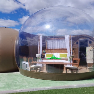 Escapada Romántica en Hotel Burbuja Cosmoveros (Muñoveros, Segovia)
