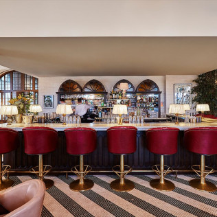 Masaje, Piscina Climatizada, Sauna y Comida o Brunch en Cowshed Spa - Soho House Barcelona (Barcelona)