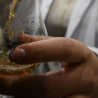 Crea Tu Propia Botella de Ron en Flor de Caña Experiencia (Madrid)