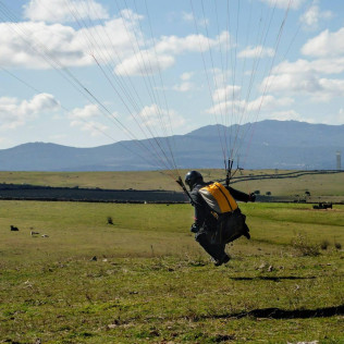 Curso de Parapente de 1 o 3 Días (Sierra de Madrid)