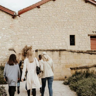Visita Guiada a Bodega CVNE con Cata de Vinos y Aperitivo para dos (La Rioja)