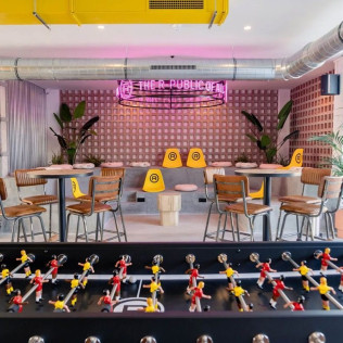Day Pass con Comida y Bebida en Ryans Lolas 4* (Ibiza)