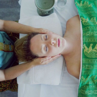 DayPass: Masaje, Piscina, Solarium y Acceso Directo al Mar en Sabai Thai Massage del Hotel Europe Playa Marina 4* (Ses Illetes, Mallorca)