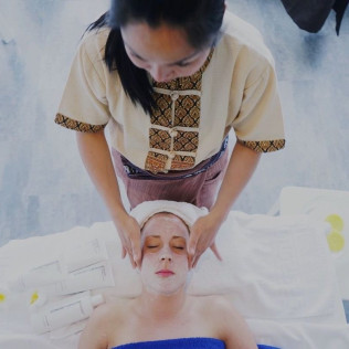 DayPass: Masaje, Piscina, Solarium y Acceso Directo al Mar en Sabai Thai Massage del Hotel Europe Playa Marina 4* (Ses Illetes, Mallorca)