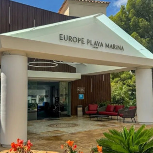 DayPass: Masaje, Piscina, Solarium y Acceso Directo al Mar en Sabai Thai Massage del Hotel Europe Playa Marina 4* (Ses Illetes, Mallorca)