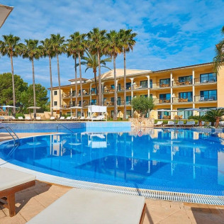 Full Day Spa con Masaje, Acceso a Piscinas y Cama Balinesa para dos en Mallorca Wellness CM Palace 5* (Sa Coma, Mallorca)