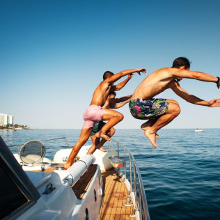 Paseo en Barco con Avistamiento de Delfines, Snorkel y Bebidas (Benalmádena, Málaga)
