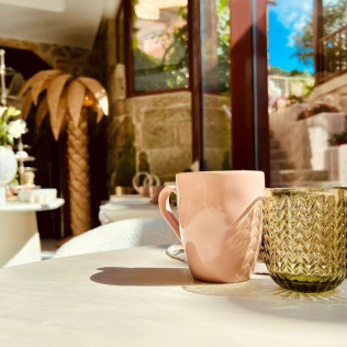 Desayuno en Dous Tempos en Aldea Calma (Pontevedra)