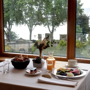 Desayuno para dos en Pazo Los Escudos Hotel & Spa Resort 5* (Vigo)