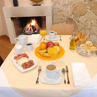 Escapada 2 noches con Cena en Hotel Rural La Casa del Cubón (Aguilafuente, Segovia)