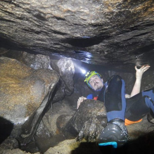 Espeleobarranco: Espeleología y Barranquismo en Cueva do Folón (Coruxo - Vigo, Pontevedra)