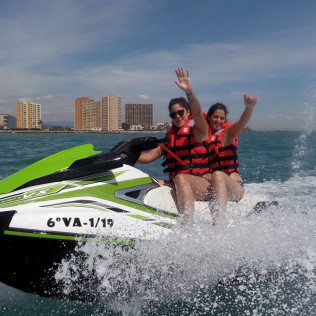 Alquiler Moto de Agua durante 30 minutos y Beach Club (Valencia)