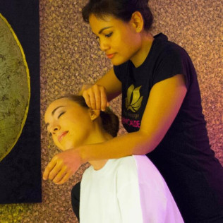 Masaje Thai con Aceite: Circuito Spa y Masaje Tailandés en Benicaldea Thai Massage & Spa (Benidorm, Alicante)