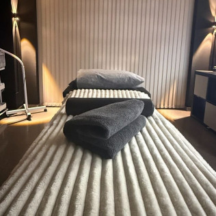Masaje a Elegir en Eclipse Boutique de Bienestar (Málaga)