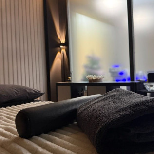Masaje a Elegir en Eclipse Boutique de Bienestar (Málaga)