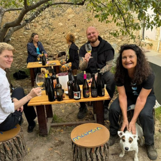 Visita a la Bodega El Jardí dels Sentits y Cata de Vinos a la Sombra de un Monasterio para dos (Sant Sebastià dels Gorgs, Barcelona)