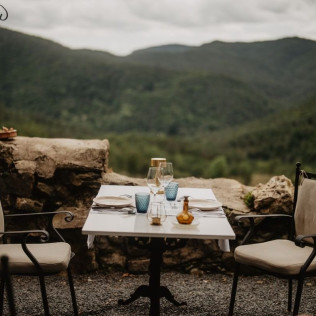 Escapada con Desayuno y Bañera en Suite Romaní en Mas el Mir (Girona)