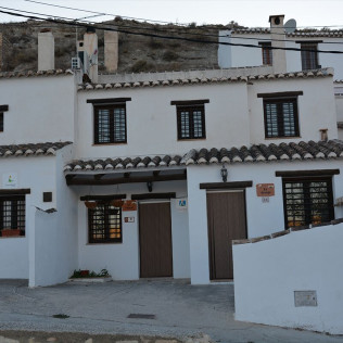 Escapada de 1 o 2 Noches con Cena en Casas Rurales - Casas Cueva El Mirador de Galera (Galera, Granada)