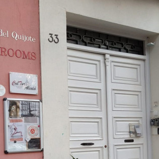 Escapada de 2 Noches con Desayuno en El Sueño del Quijote Rooms (Alcalá de Henares, Madrid)