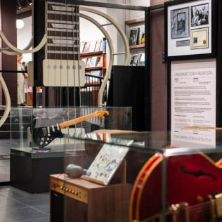 Entrada a Museo del Rock Barcelona - Guitar Legends Hall y Exposición Temporal (Barcelona)