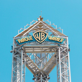 Entrada a Parque Warner (San Martín de la Vega, Madrid)