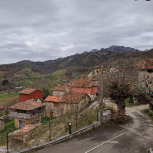 Escapada de 2 Noches con Bañera Hidromasaje y Cena en Hotel Rural El Rexacu (Bobia de Arriba, Asturias)