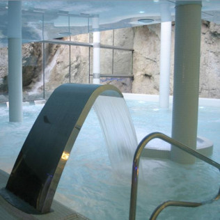 Escapada con Spa en Balneario la Hermida 4* y Visita a Bodega con Cata para dos (Cantabria)