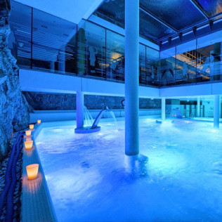 Escapada con Spa en Balneario la Hermida 4* y Visita a Bodega con Cata para dos (Cantabria)
