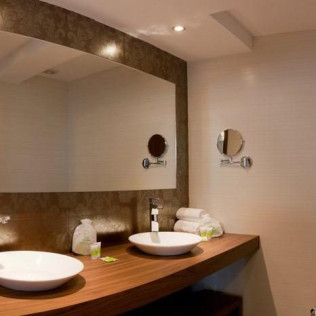 Escapada de 2 noches en Suite Junior con Bañera Hidromasaje, Cava, Bombones y Cena en Hotel Os Olivos 3*S (A Coruña)