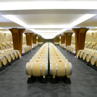 Escapada con Jacuzzi Privado y Visita a Bodega con Degustación para dos (La Rioja)