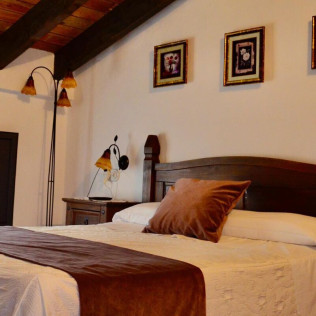 Escapada con Almuerzo o Cena en el Cortijo Mesa de la Plata (Arcos de la Frontera, Cádiz)