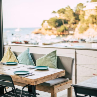 Escapada con Cena en el Hostal Ses Negres (Begur, Girona)