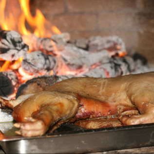 Escapada de 2 noches con Cena en Hospedería Tía María (Casillas, Ávila)