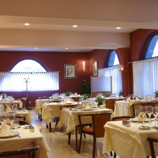 Escapada con Comida o Cena en Hotel Roc Blanc 4* (Andorra) 