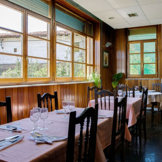 Escapada de 2 Noches con Cena en Hostal Casa Ramón (Quintanar de la Sierra, Burgos)