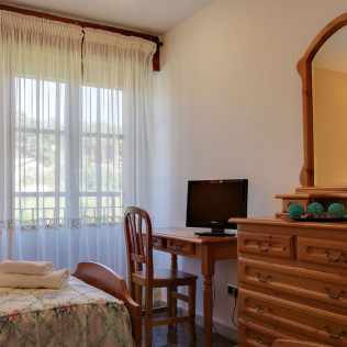 Escapada de 2 Noches con Cena en Hostal Casa Ramón (Quintanar de la Sierra, Burgos)