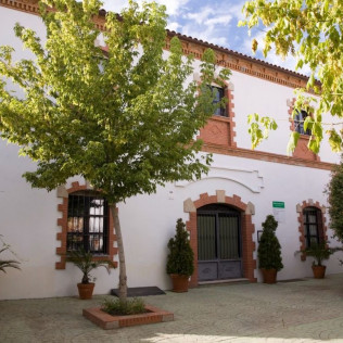 Escapada de 2 Noches con Cena en Hotel Rural Soterraña (Madroñera, Cáceres)