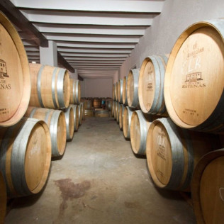 Escapada con Cena en Casa Rural El Atroje y Visita a Viñedos y Bodega Vera de Estenas con Cata y Aperitivos para dos (Cuenca / Valencia)