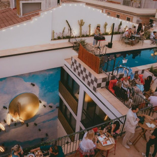 Escapada con Desayuno en Hotel Boutique Divino (Figueres, Girona)