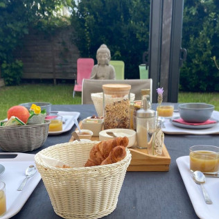 Escapada con Spa Privado, Cava y Aperitivos en Bulle d'Eden (Bayona, Francia)