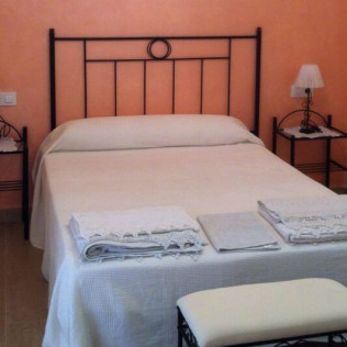 Escapada con Desayuno en Hostal Sara (Villafeliche, Zaragoza)