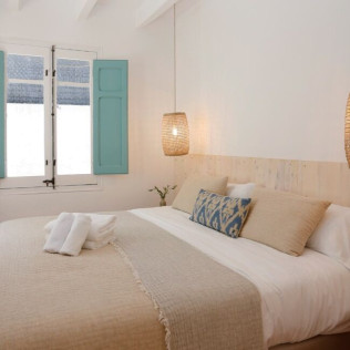 Escapada de 2 Noches en el Hostal Ses Negres (Begur, Girona)