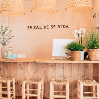 Escapada de 2 Noches en el Hostal Ses Negres (Begur, Girona)