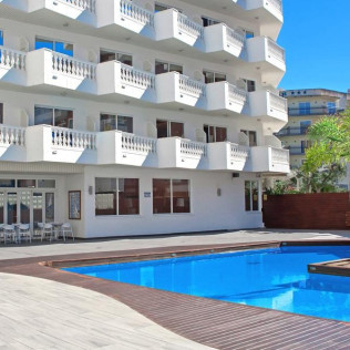 Escapada con Cena en Hotel Bernat II 4* Superior (Calella, Barcelona)